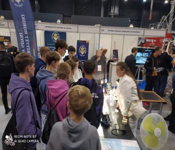 Liceum Mistrzostwa Sportowego na Edukacyjnych Targach Kariery.  zdjecie 1