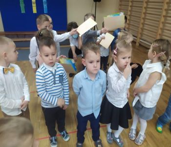 Uroczyste pasowanie na Przedszkolaka. zdjecie 7