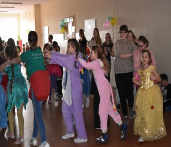 Bal karnawałowy klas młodszych. zdjecie 46