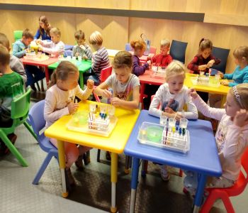 Wycieczka kl. 1A do Centrum Nauki Eksperyment. zdjecie 54