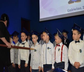 Ślubowanie klas pierwszych. zdjecie 21