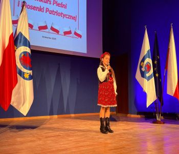 Historia osoby, która dba o zachowanie pamięci o trudnych czasach i bohaterach naszej przeszłości. 1