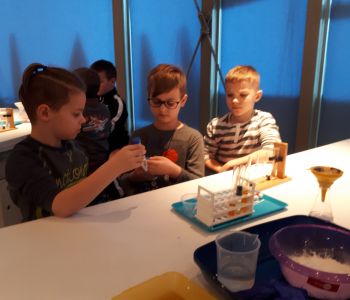 Warsztaty klas trzecich w Centrum Nauki Experyment  zdjecie 14