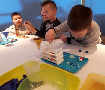 Warsztaty klas trzecich w Centrum Nauki Experyment  zdjecie 5