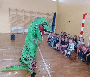 Cyrk Bubble Show w przedszkolu. zdjecie 2