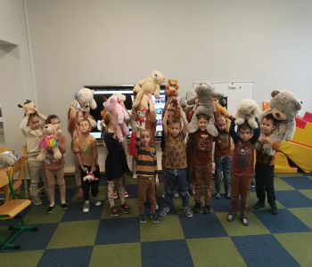 Światowy Dzień Pluszowego Misia w przedszkolu. zdjecie 16