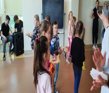 Dzień Dziecka w szkole. zdjecie 10