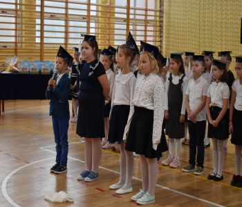 Ślubowanie pierwszoklasistów. zdjecie 11