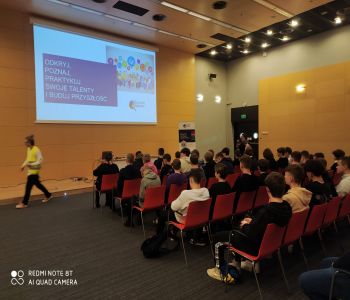 Liceum Mistrzostwa Sportowego na Edukacyjnych Targach Kariery.  zdjecie 0