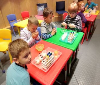 Wycieczka kl. 1A do Centrum Nauki Eksperyment. zdjecie 32