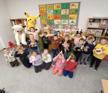 Dzień pluszowego misia w klasach 0a i 1a zdjecie 20