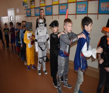 Bal karnawałowy klas młodszych. zdjecie 1
