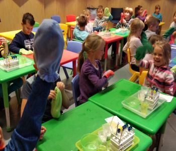 Wycieczka kl. 1A do Centrum Nauki Eksperyment. zdjecie 120