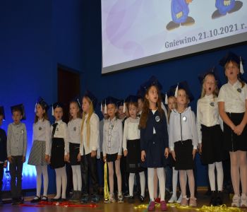 Ślubowanie klas pierwszych. zdjecie 38