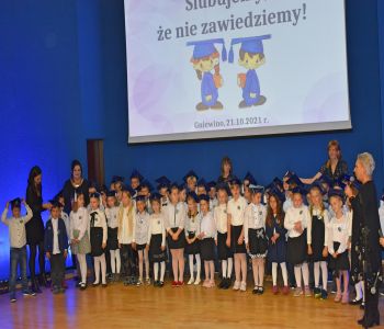 Ślubowanie klas pierwszych. zdjecie 0