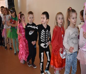 Bal karnawałowy klas młodszych. zdjecie 8