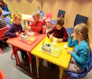 Wycieczka kl. 1A do Centrum Nauki Eksperyment. zdjecie 48