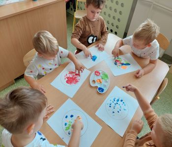 Dzień Kropki w przedszkolu. zdjecie 19