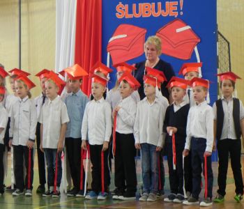 Ślubowanie pierwszoklasistów zdjecie 2