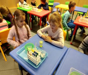 Wycieczka kl. 1A do Centrum Nauki Eksperyment. zdjecie 92
