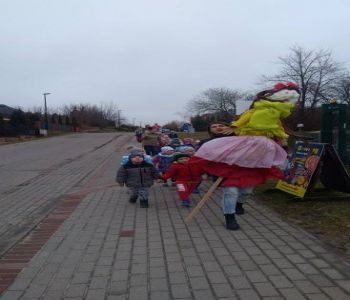 Pierwszy Dzień Wiosny w przedszkolu zdjecie 4