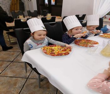 Dzień pizzy w przedszkolu. zdjecie 17
