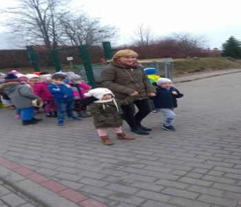 Pierwszy Dzień Wiosny w przedszkolu zdjecie 8