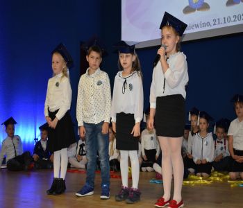 Ślubowanie klas pierwszych. zdjecie 19