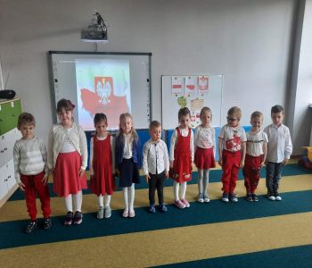 Dzień Flagi w przedszkolu. zdjecie 8