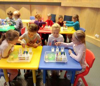 Wycieczka kl. 1A do Centrum Nauki Eksperyment. zdjecie 43