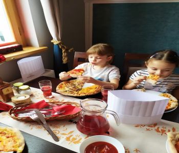 Warsztaty przygotowywania i wypieku pizzy dla Przedszkolaków. zdjecie 20