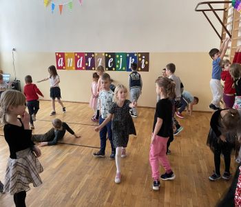 Świat wróżb i zabaw andrzejkowych  w przedszkolu zdjecie 0