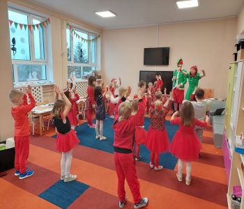 Spotkanie przedszkolaków z Elfami. zdjecie 10