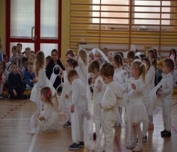 Dzień Babci i Dziadka w przedszkolu. zdjecie 10
