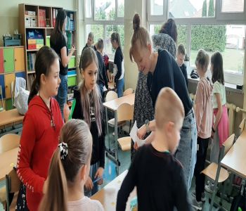 Mistrz tabliczki mnożenia w klasie 2b - lekcja otwarta. zdjecie 4