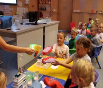 Wycieczka kl. 1A do Centrum Nauki Eksperyment. zdjecie 126