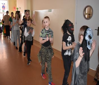 Bal karnawałowy klas młodszych. zdjecie 18