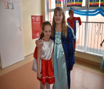 Bal karnawałowy klas młodszych. zdjecie 42