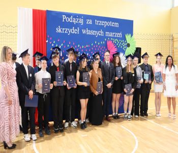 Klasy młodsze powitały wiosnę. 4