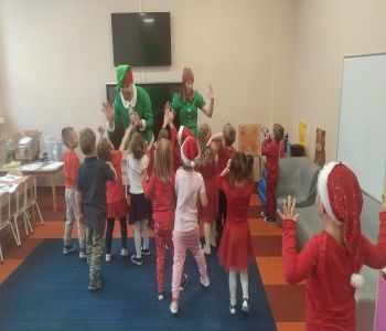 Spotkanie przedszkolaków z Elfami. zdjecie 8
