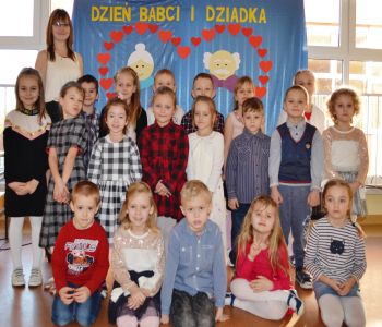 Dzień Babci i Dziadka w klasach zerowych. zdjecie 2