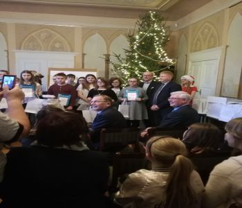 Sukcesy uczennic gimnazjum z Gniewina w XXIII konkursie plastyczno-literackim 