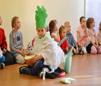 Dzień Babci i Dziadka w klasach zerowych. zdjecie 16