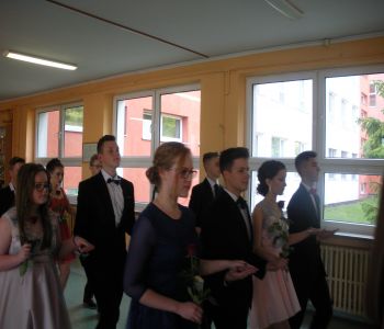 Bal gimnazjalny 2017 zdjecie 18