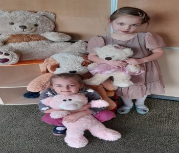 Dzień pluszowego misia w klasach 0a i 1a zdjecie 19