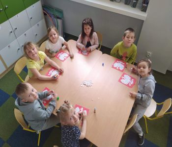 Dzień Flagi w przedszkolu. zdjecie 11