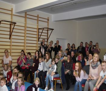 Uroczyste pasowanie na przedszkolaka. zdjecie 18