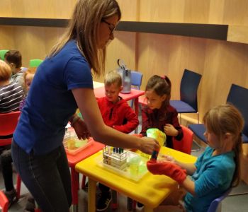 Wycieczka kl. 1A do Centrum Nauki Eksperyment. zdjecie 125