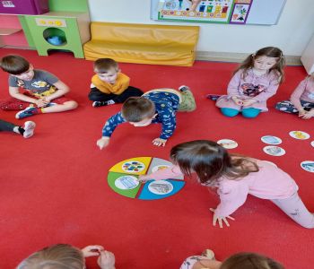 Przedszkolaki dbają o naszą Ziemię. zdjecie 12