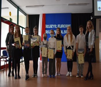 Laureaci konkursów związanych z obchodami Dnia Patrona Szkoły. zdjecie 4